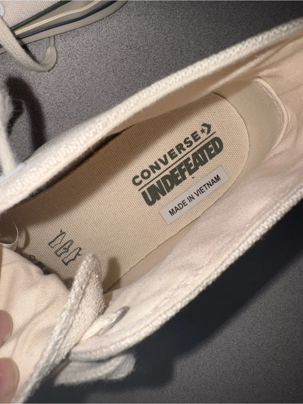 Unisex Undefeated x Converse Chuck 70 Mid in the 'Parchment Chive' Size 8 Men